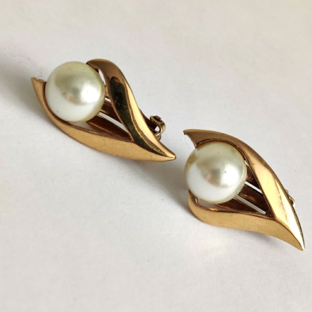 Vintage Vendome Pearls Earrings